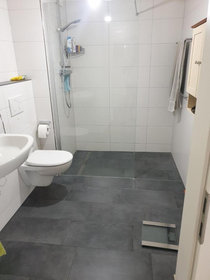Schones Privatzimmer In Einem Neubau オルデンブルク エクステリア 写真